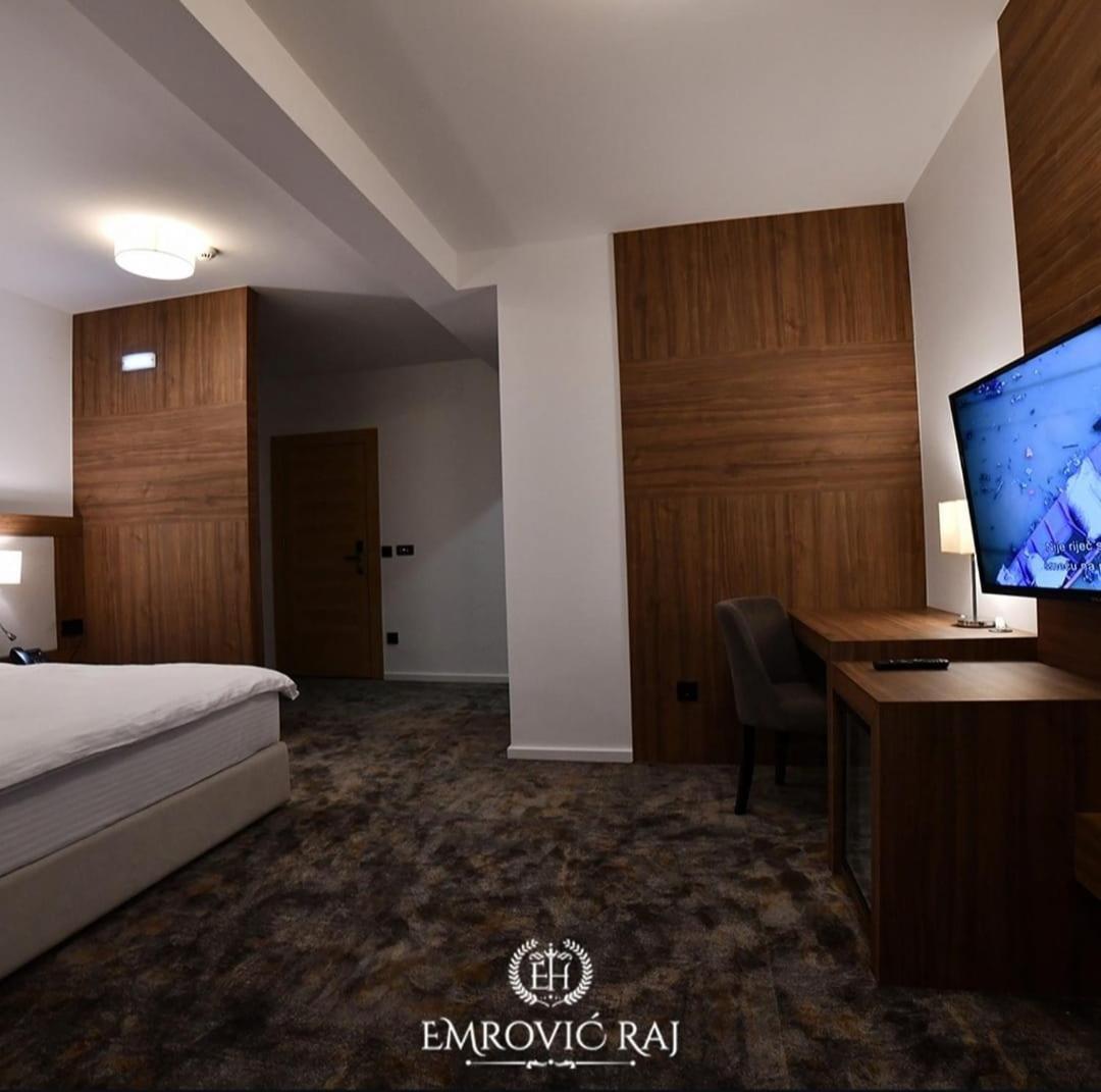 Hotel Emrovic Raj Novi Pazar Exterior photo