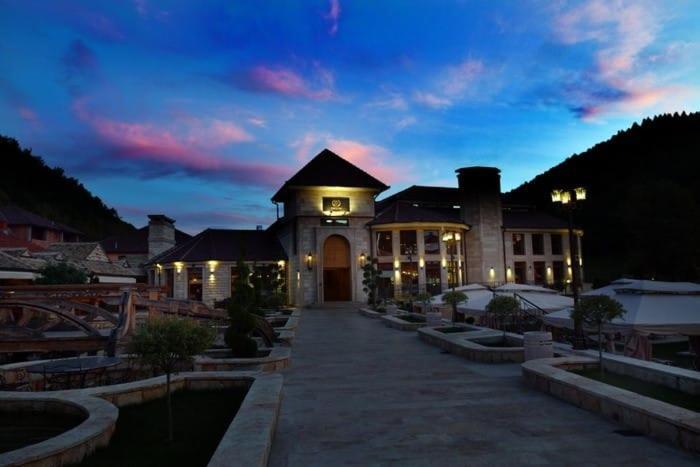 Hotel Emrovic Raj Novi Pazar Exterior photo