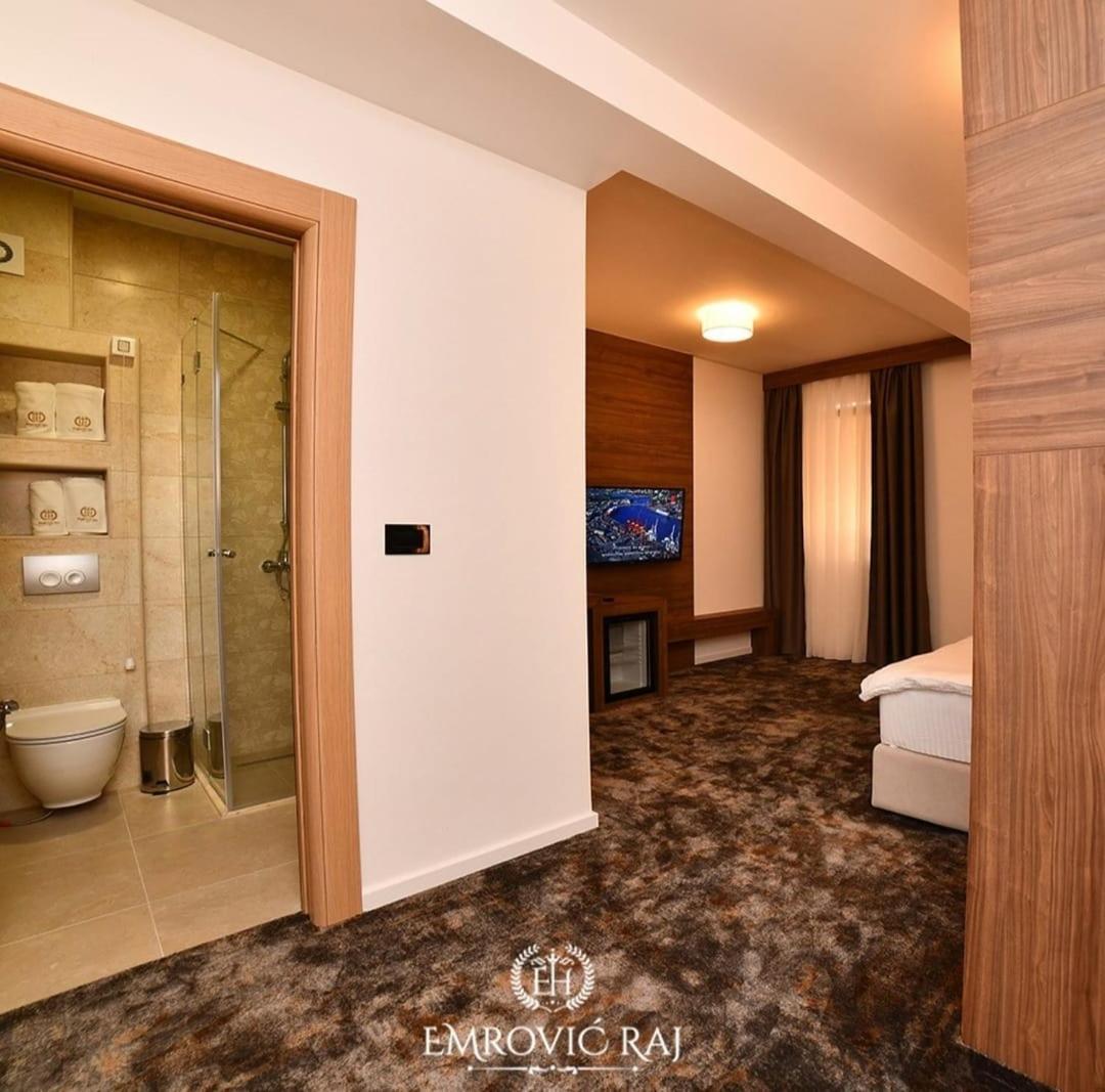 Hotel Emrovic Raj Novi Pazar Exterior photo