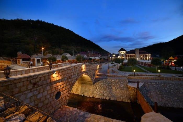Hotel Emrovic Raj Novi Pazar Exterior photo