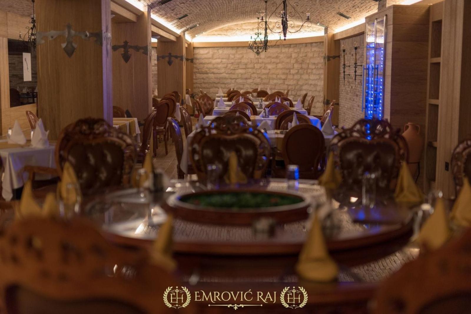 Hotel Emrovic Raj Novi Pazar Exterior photo